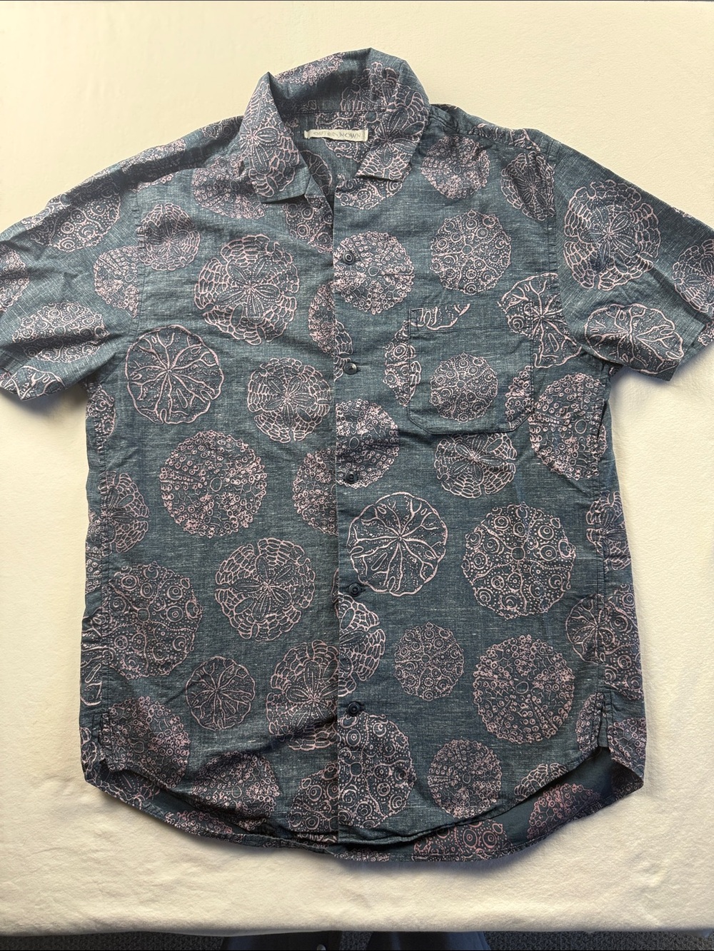 Source Unknown Navy Button-Down Shirt with Light Pink Circular Print